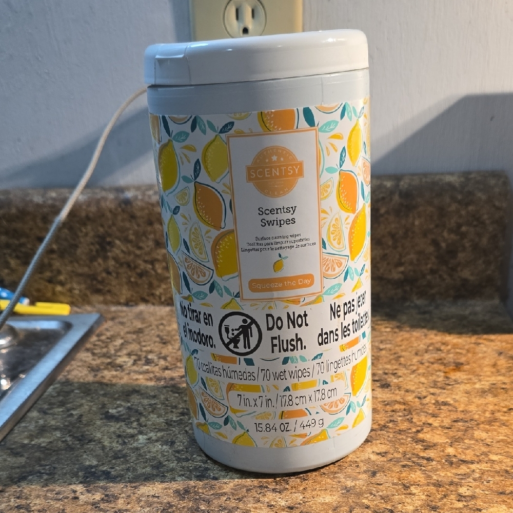 Scentsy Swipes Squeeze The Day Citrus Scented Wipes 15.84Ounces